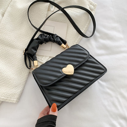 Heart Chain Shoulder Bag